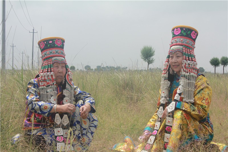 市群艺馆传承人哈斯其其格,孟根梢吉(乌审旗,仁庆苏布德(乌审旗,吉